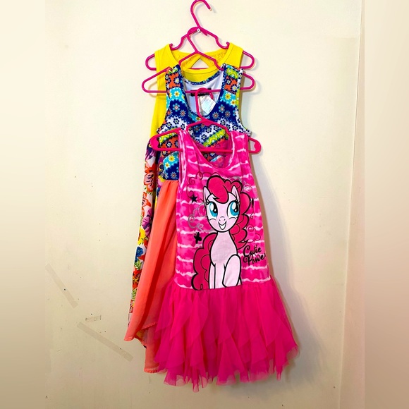 GIRL’S DRESS BUNDLE. - Picture 3 of 14